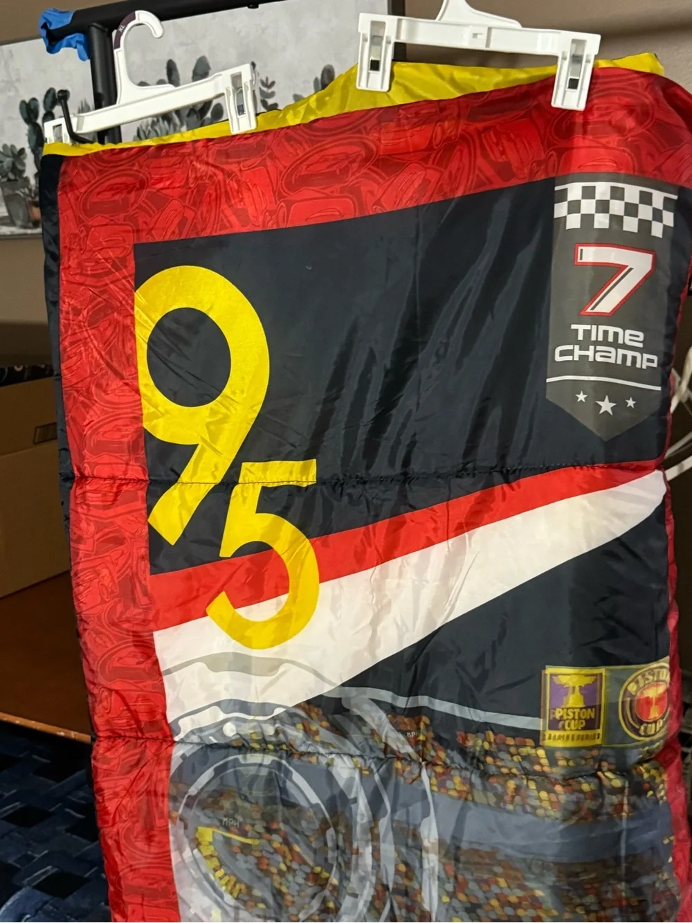 Official Cars 3 Lightning McQueen Red Kids zip up Sleeping Bag 28”x56” EUC